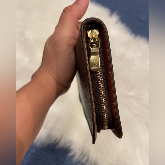 Authentic Louis Vuitton Large Zip Around Wallet | TH1020 - Picture 13 of 15
